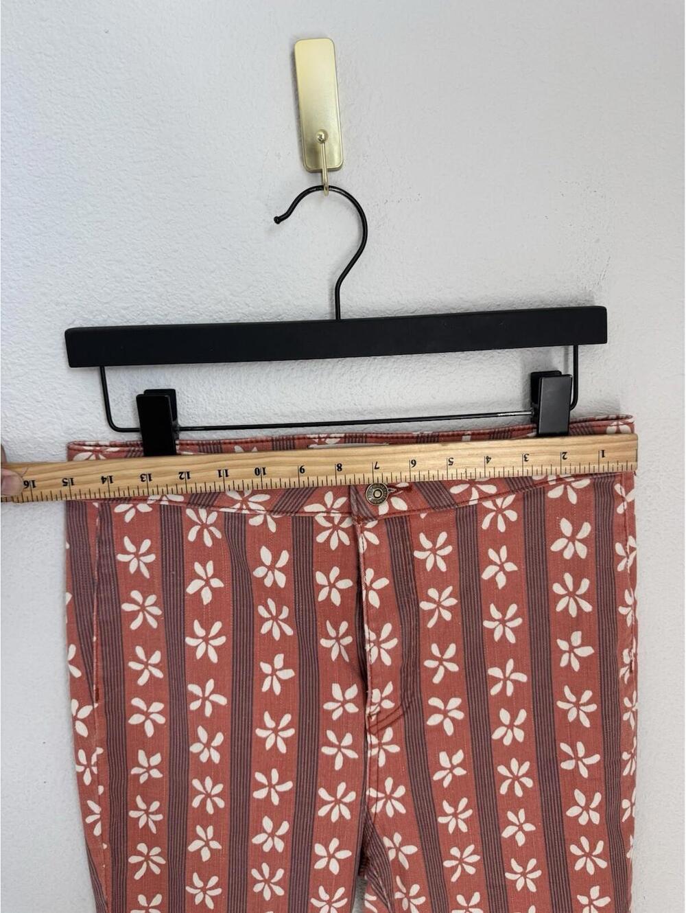 We The Free People Jeans Women’s 29 Float On Super Flare Orange Hibiscus Floral - Picture 5 of 7